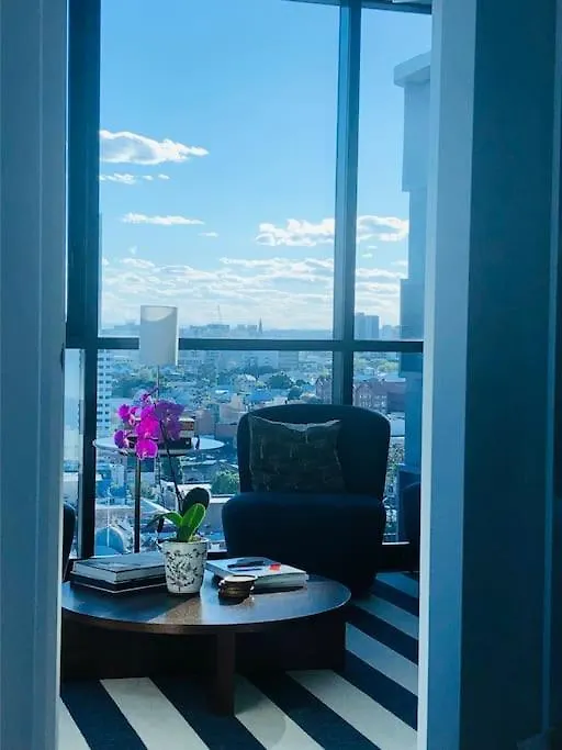Prime Located Luxe 2 Bedroom Sky Home/Sensational Views Brisbane 0*,  Australië